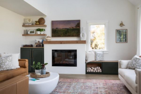 M22 Cedar House - Lakefront home in wine country with playroom